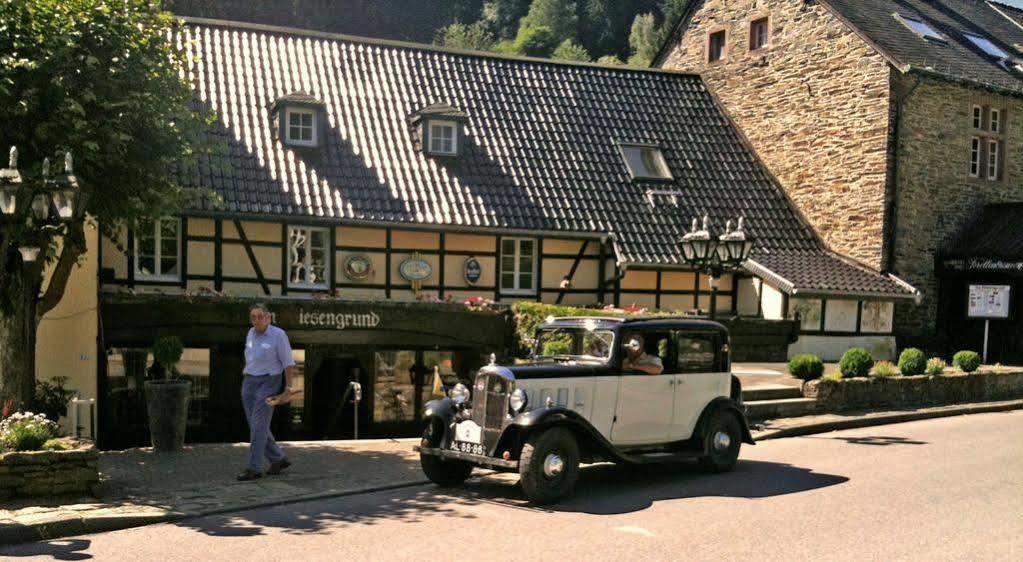 Waldhotel Im Wiesengrund Hürtgenwald Exterior foto